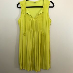 Old Navy women’s medium sleeveless pintuck dress